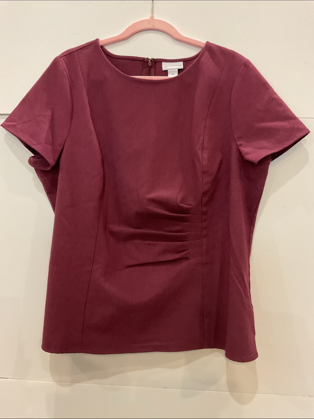 NWOT Liz Claiborne Short Sleeve Fitted Blouse With Ruching Detail in Burgundy